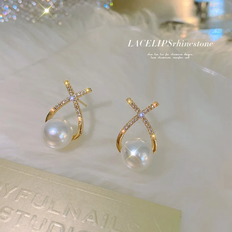 Inlaid Rhinestone Pearl Stud Earrings Women Personality Fashion Unique Design Earrings Wedding Jewelry Birthday Gift