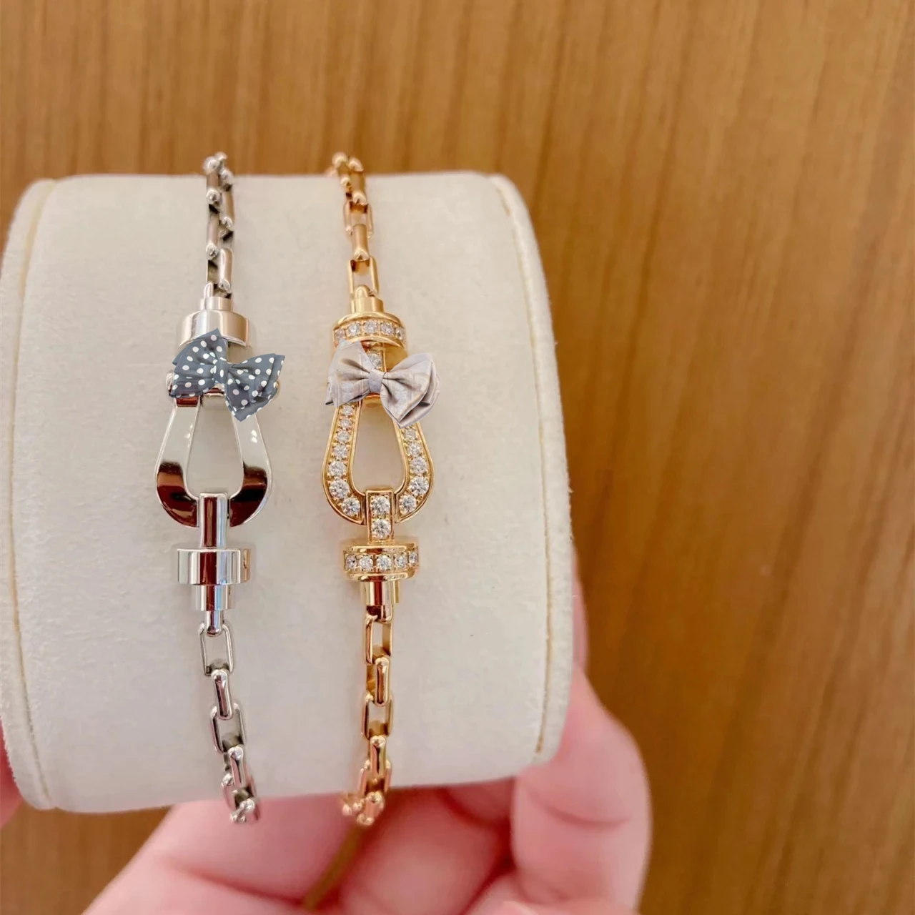 U Shaped Horseshoe Buckle Metal Chain Bracelet 1:1 LOGO Fashion Luxury Jewelry Couple Gift Custom Factory Wholesale