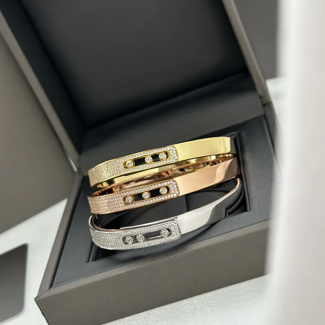 S925 Sterling Silver Material Classic Full Diamond Women's Bracelet Moving stones. Exquisite gift. Luxury jewelry