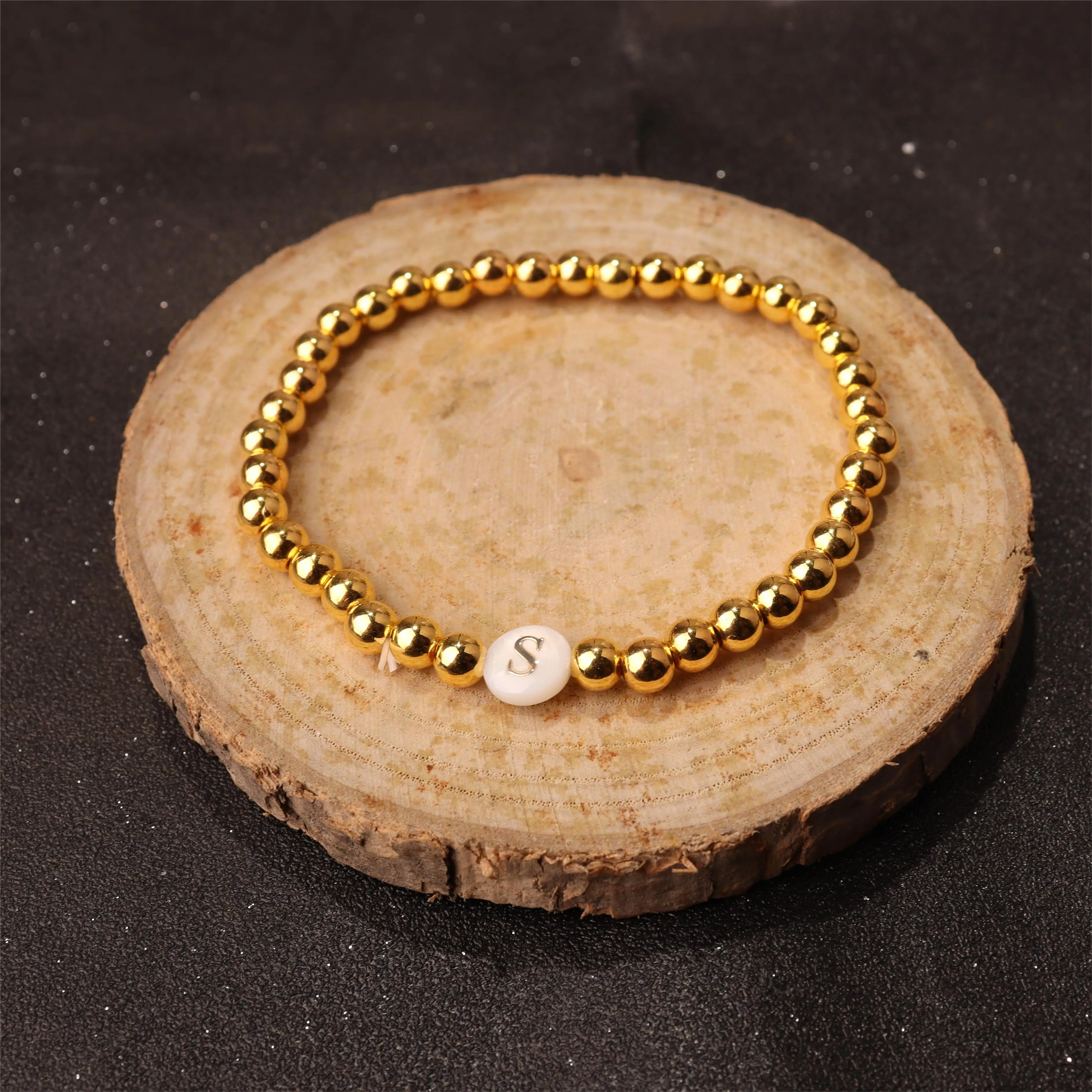 1Pc Classic Shinning 24 Letter Seashells Bracelets For Women Fashion Beads Lucky Bracelet White Jewelry Summer