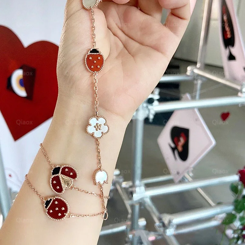 Hot selling new rose gold plum flower Ladybug bracelet Ladies fashion sweet temperament luxury brand jewelry party gift