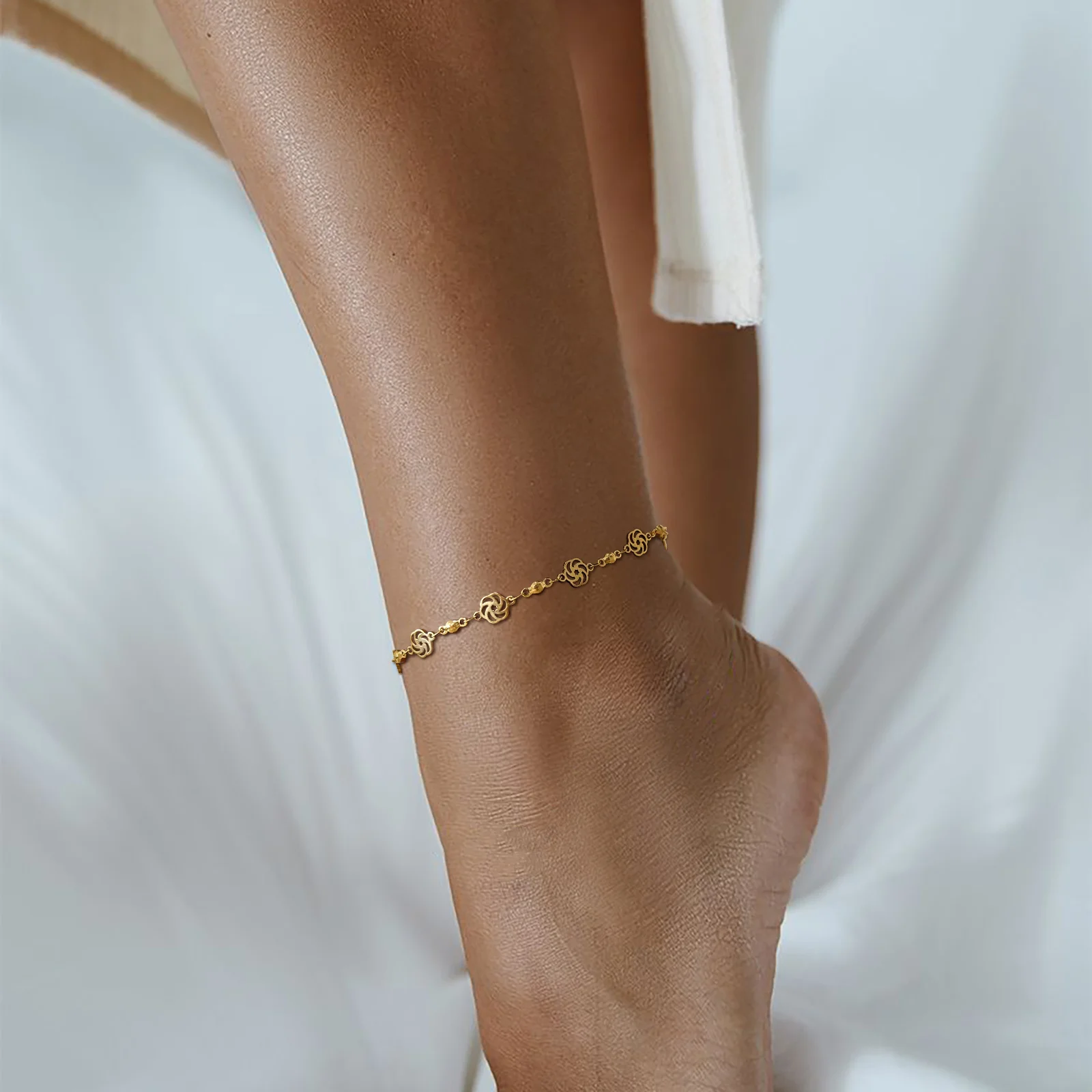 Women's Chic Hollow Rose Artless Gold Color Stainless Steel Chains Fashion Anklet