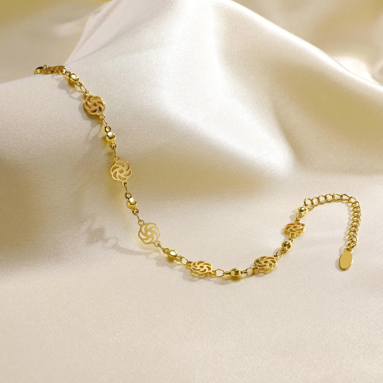 Women's Chic Hollow Rose Artless Anklets Jewelry, Gold Color Stainless Steel Chains, Fashion Anklet For Daily Beach Holiday