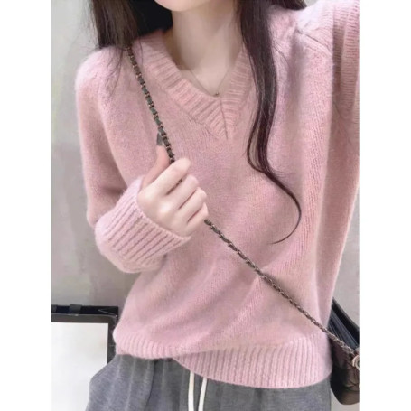 Korean-style soft and glutinous V-neck 100 pure wool sweater for women, thickened 2025 winter knitted wool base sweater