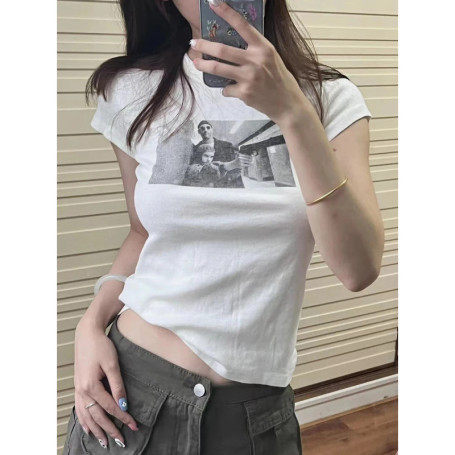 Vintage Graphic Print Slim T-shirts Women 2023 Summer Round Neck Short Sleeve Cotton T Shirt Retro Streetwear Classic Tops Chic