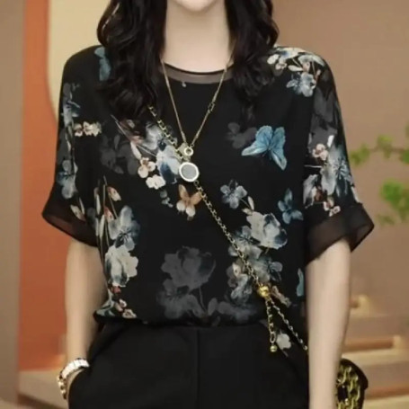 Fashion Short-sleeved T-shirt for Women in Summer New Style with Small Shirt and Slim Top