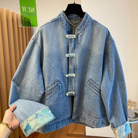 Light blue new Chinese denim jacket women's autumn and winter new retro buckle design sense short temperament Joker slim top.