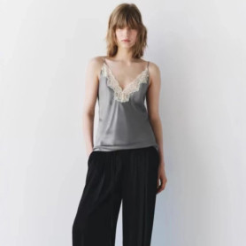 Women Lace Patchwork Tanks Tops Satin V-neck Solid Sleeveless Camisole Summer Women Spaghetti Strap Mini Tops Fashion Slim Camis