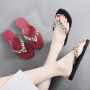Comfortable and Fashionable All-match Beach Shoes Non-slip Soft Bottom Casual Flip-flops Rhinestone Chain Flat Slippers